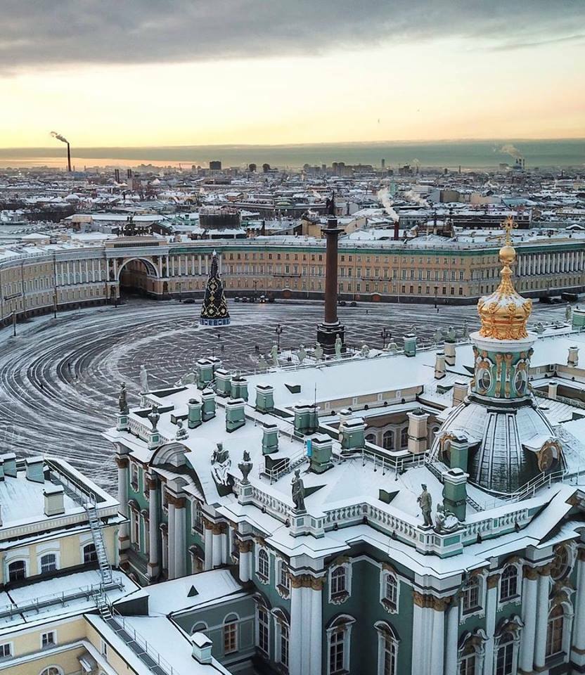 Дворцовая площадь зимой