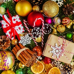 Пазл: Ёлочные игрушки