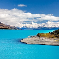 Пазл: Изумрудное озеро