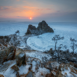 Пазл: Закат над застывшим Байкалом