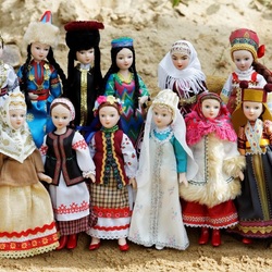 Пазл: Куклы разных народов