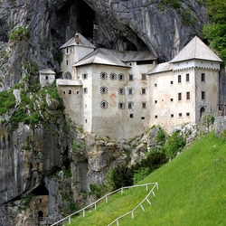 Пазл: Замок в скале