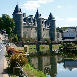 Пазл: Замок в городе Жослен