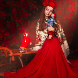 Пазл: Девочка с игрушкой