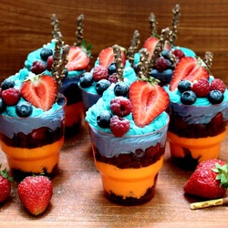 Пазл: Десерт с клубникой