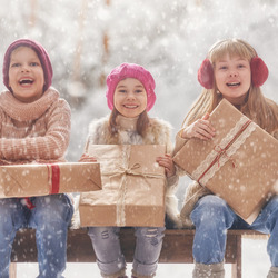 Пазл: Дети с подарками