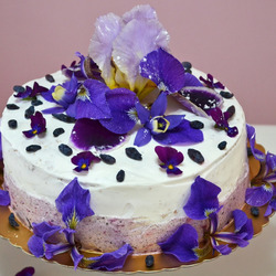 Пазл: Торт с ирисами