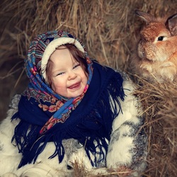 Пазл: Девочка с крольченком