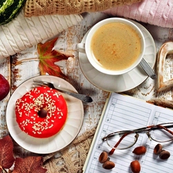 Пазл: Осенний кофе с пончиком