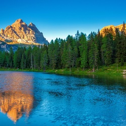 Пазл: Отражение горы