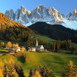 Пазл: Поселок между гор