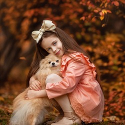 Пазл: Маленькая девочка осень