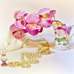 Пазл: Орхидеи и жемчуг