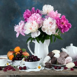 Пазл: Пионы и десерт к чаю