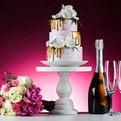 Пазл: Букет, торт и шампанское