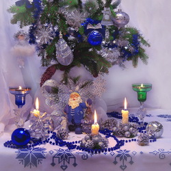 Пазл: Новогодние украшения и свечи 
