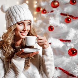 Пазл: Минутка отдыха под елкой