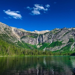 Пазл: Озеро в горах