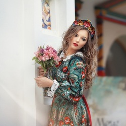 Пазл: Девушка с цветами