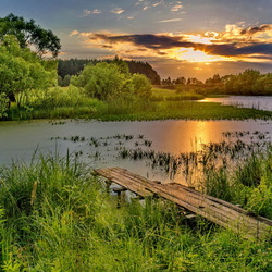 Пазл: За деревней у реки