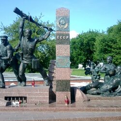 Пазл: Памятник героям-пограничникам в Брестской крепости