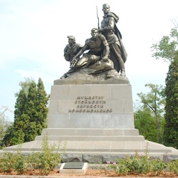 Пазл: Памятник героям комсомольцам в Севастополе