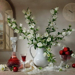Пазл: Натюрморт с белыми колокольчиками, фруктами и вином