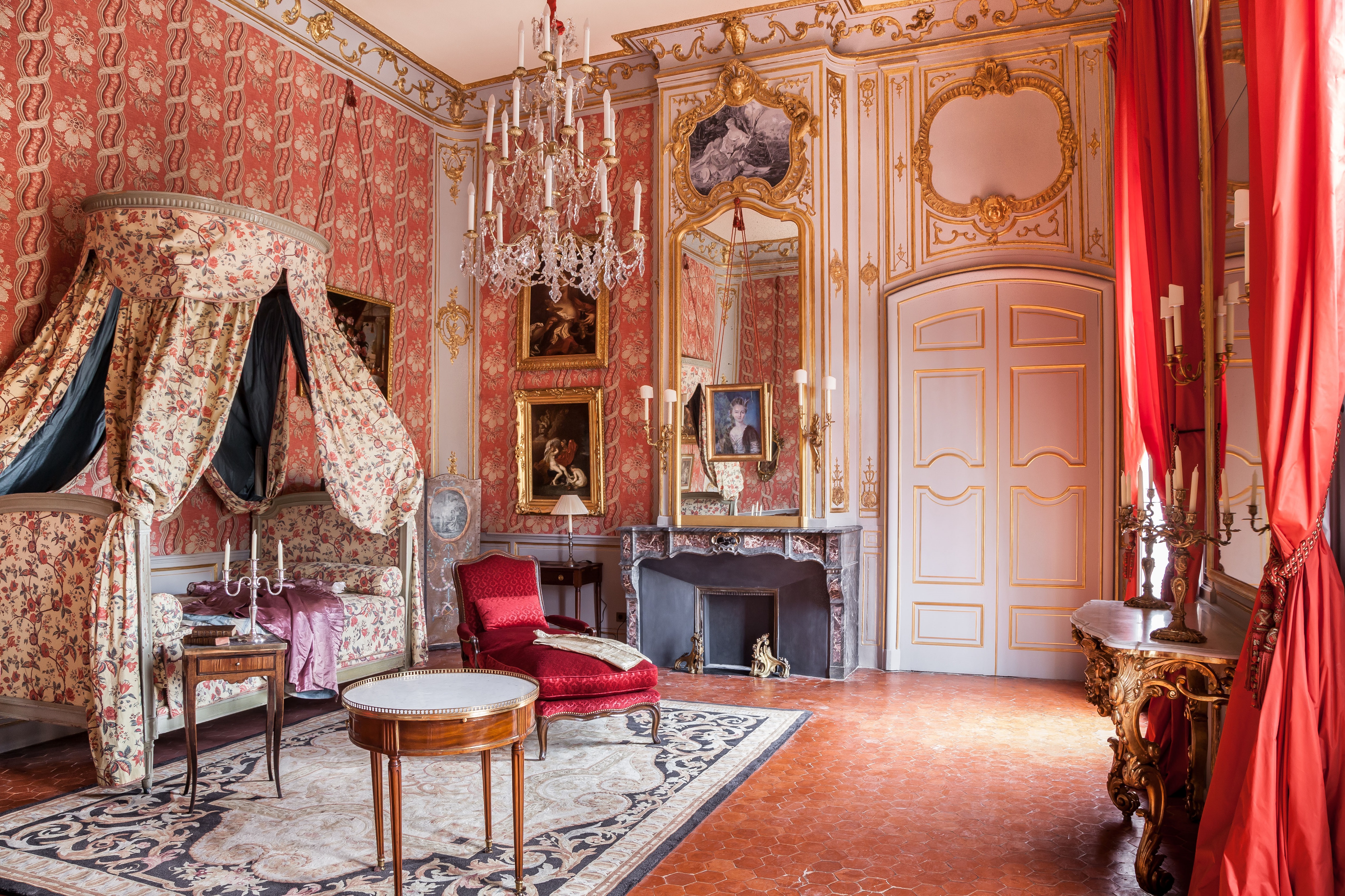 Зал 18 века. Интерьеры дворцов Франции. Комната во Дворце. Комната 18 века. Спальня во Дворце.