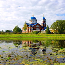 Пазл: Храм у пруда