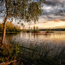 Пазл: Озеро и тучи