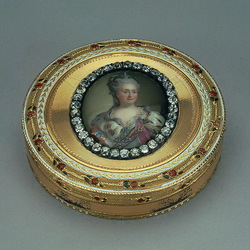 Пазл: Антикварная табакерка