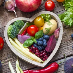 Пазл: Свежие овощи и ягоды