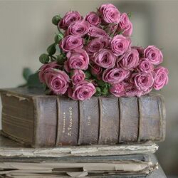 Пазл: Цветы и книги