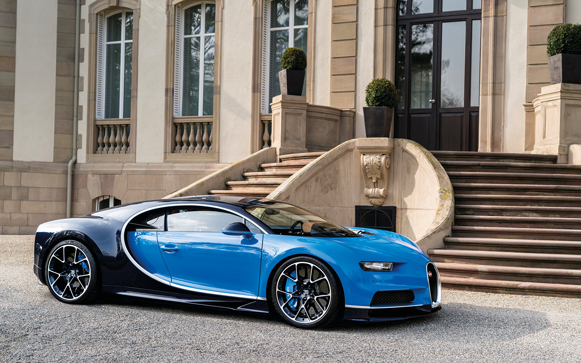 Гиперкар Bugatti Chiron