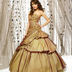 Пазл: Бальное платье