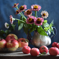 Пазл: Цветы и яблоки