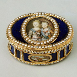 Пазл: Антикварная табакерка