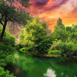Пазл: Зеленая река