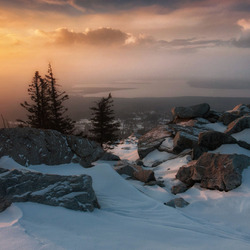 Пазл: Камни снегом замело