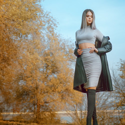 Пазл: Осенняя блондинка