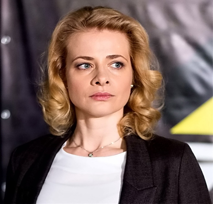 Жетілген аққұбалар балық торындағы порнография