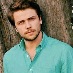 Пазл: Толга Сарыташ