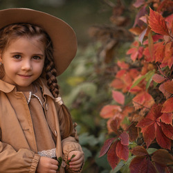 Пазл: Девочка в шляпе