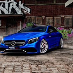 Пазл: Синий мерседес