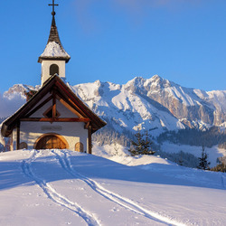Пазл: Часовня в горах