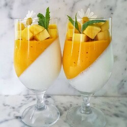 Пазл: Десерт из йогурта с манго