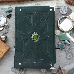 Пазл: Зелёная книга зелёных камней