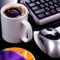 Пазл: Перед монитором