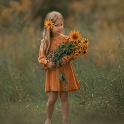 Пазл: Девочка с цветами