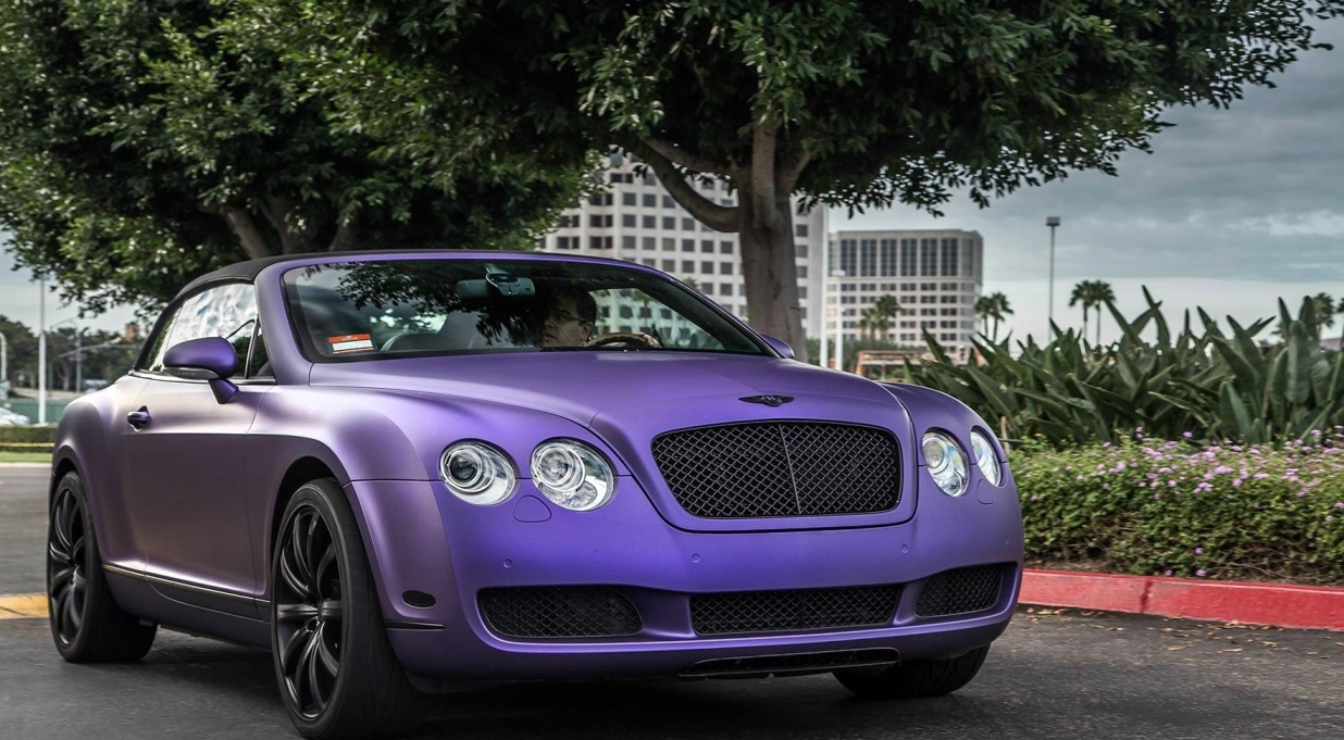 Bentley Continental фиолетовый кабриолет